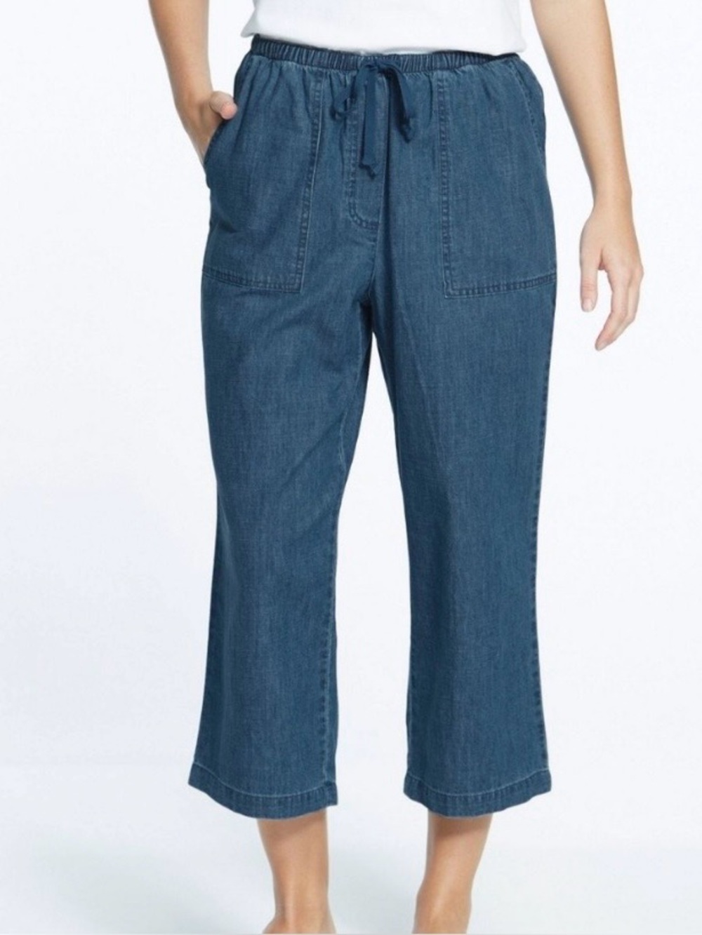 L.L. Bean Classic Fit High Rise Drawstring Blue Denim Straight Leg Capris, Large - Picture 8 of 8
